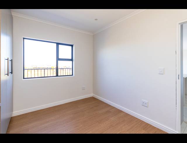 3 BEDROOM APARTMENT FOR SALE IN SANDOWN